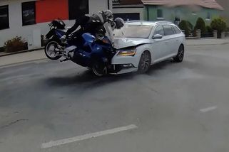 Loni 60 mrtvých. Policie zveřejnila drsné záběry z nehod motorkářů - Novinky